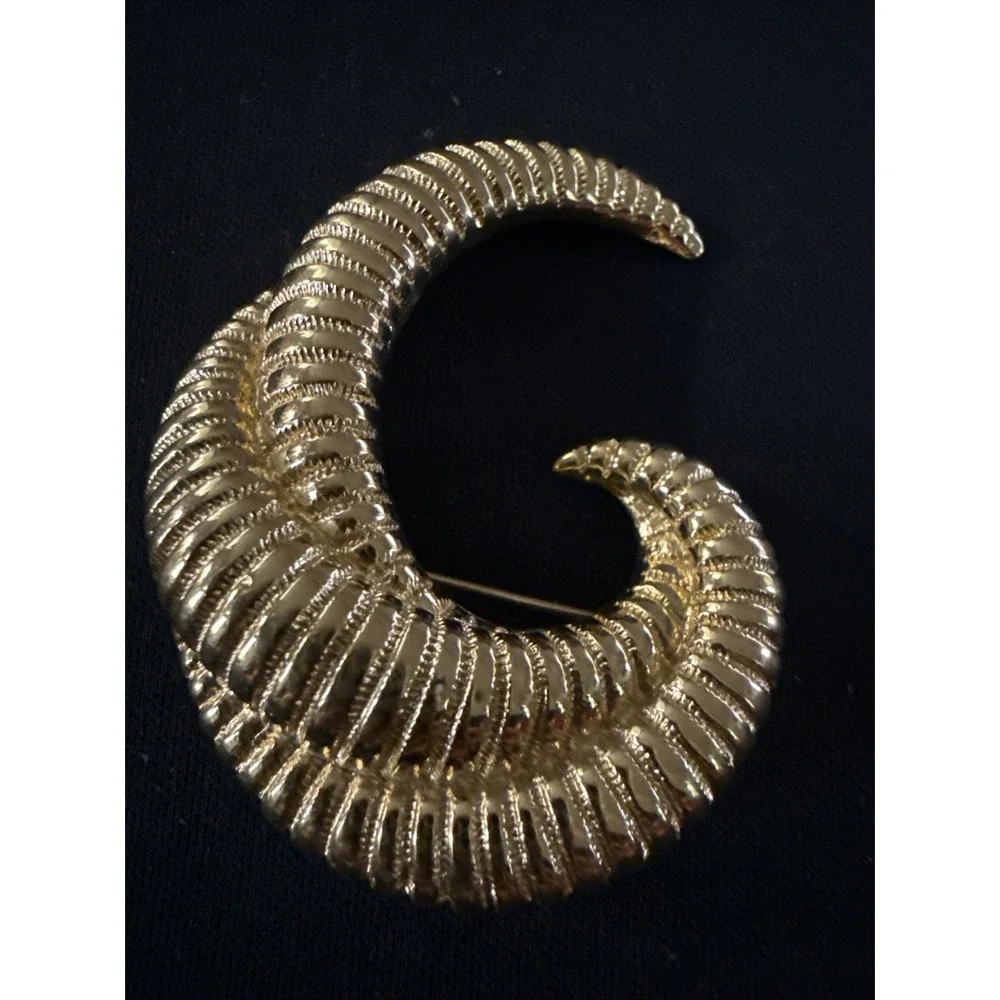 Vintage Monet Ladies Crescent Egyptian Brooch Pin Gold Tone Neo Deco 1980s